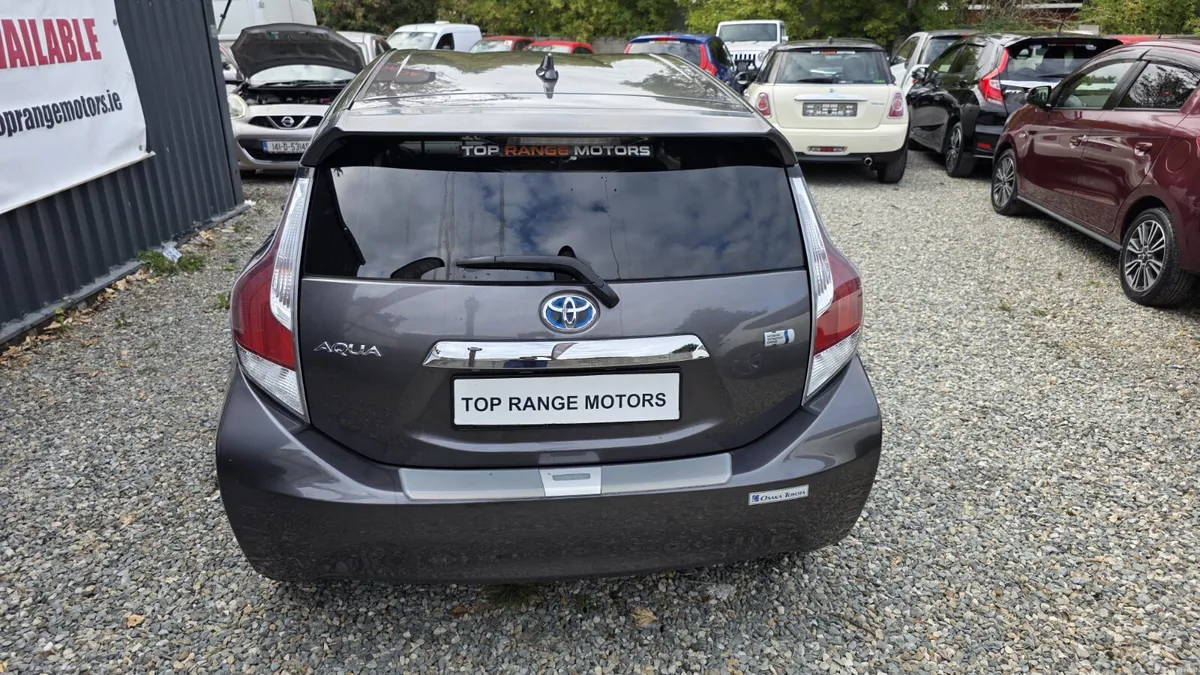 Toyota aqua 2015 - Image 4