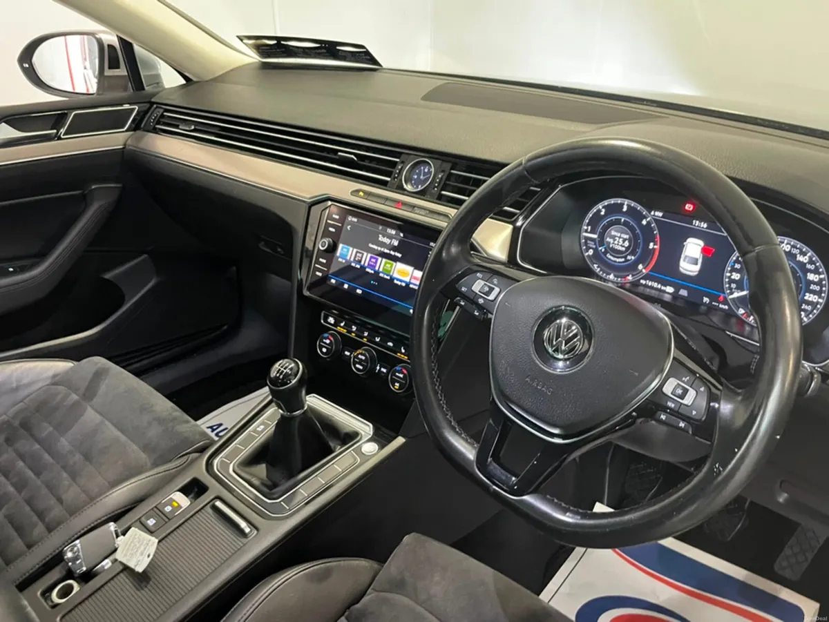 Volkswagen Passat HIGHLINE 2.0 TDI MANUAL 6SPEED F - Image 6