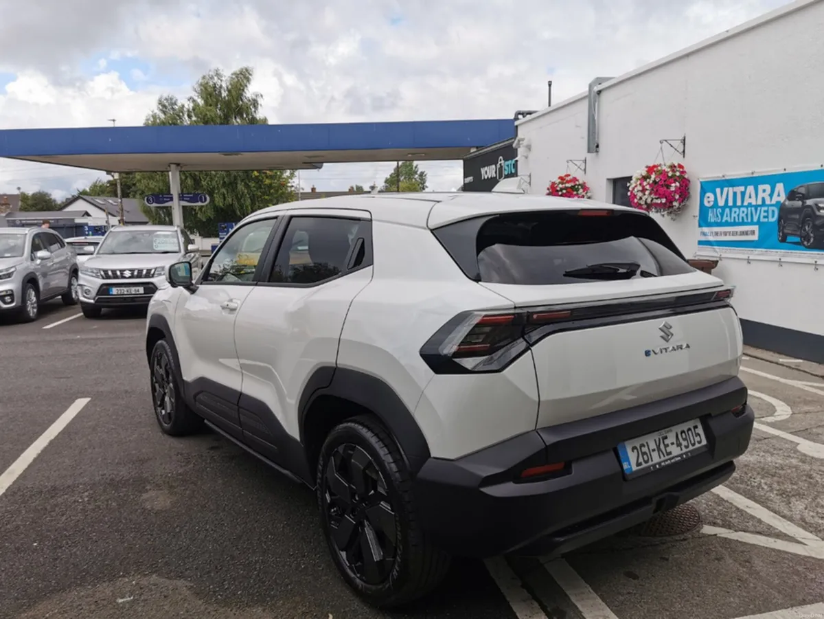 Suzuki e Vitara 61KWH ULTRA 5DR AUTO - Image 5