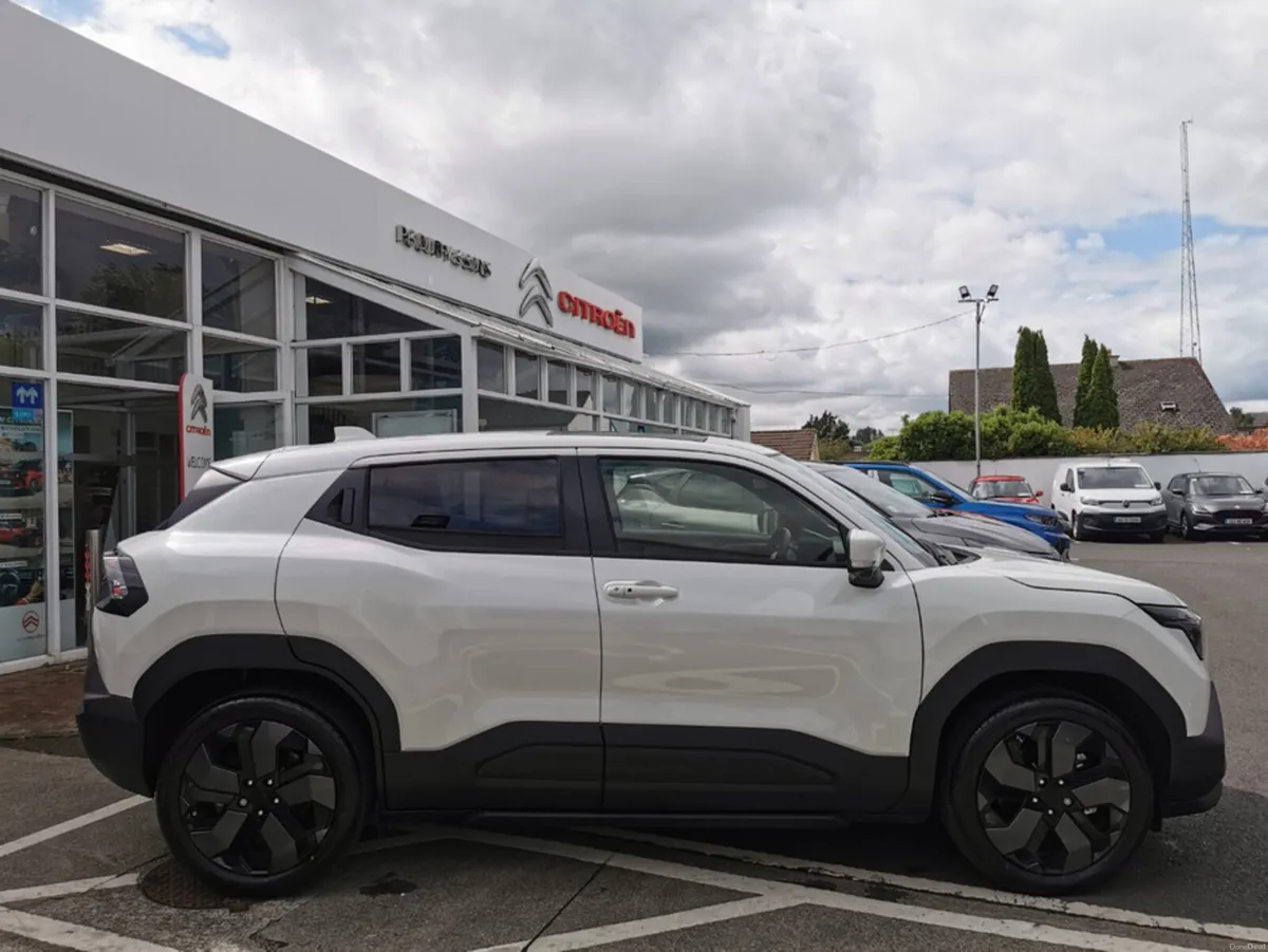 Suzuki e Vitara 61KWH ULTRA 5DR AUTO - Image 2