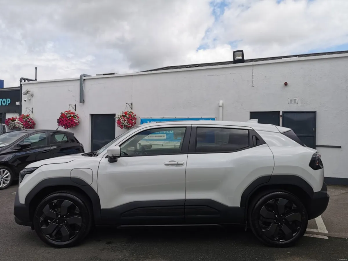 Suzuki e Vitara 61KWH ULTRA 5DR AUTO - Image 6