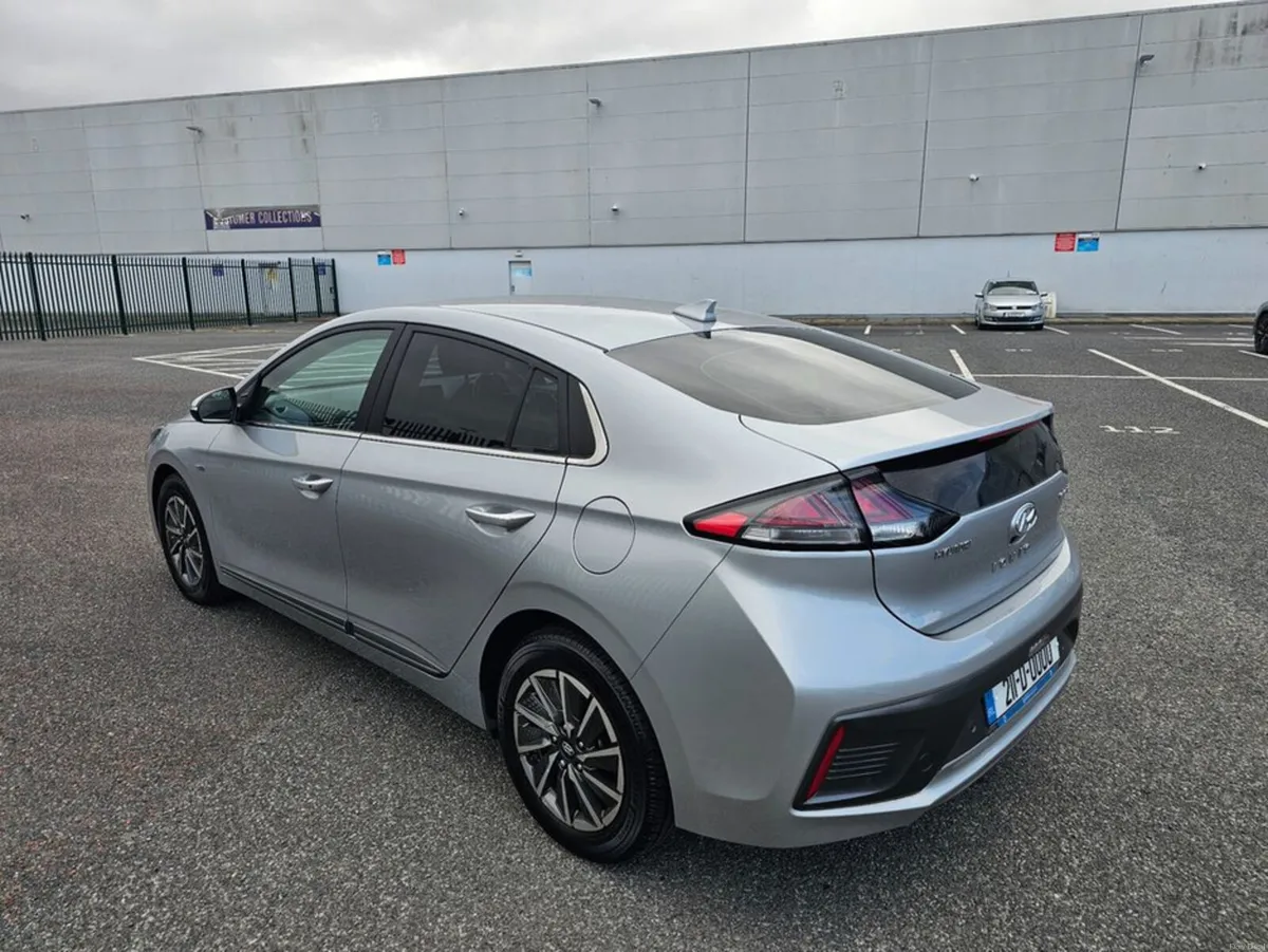 Hyundai IONIQ PREMIUM MODEL, FULL EV, TINY MILEAGE - Image 6