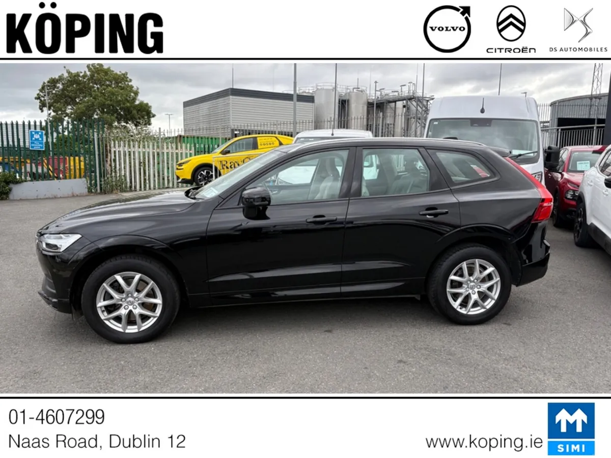 Volvo XC60 D4 MOMENTUM 5DR AUTO // ONYX BLACK // B - Image 4