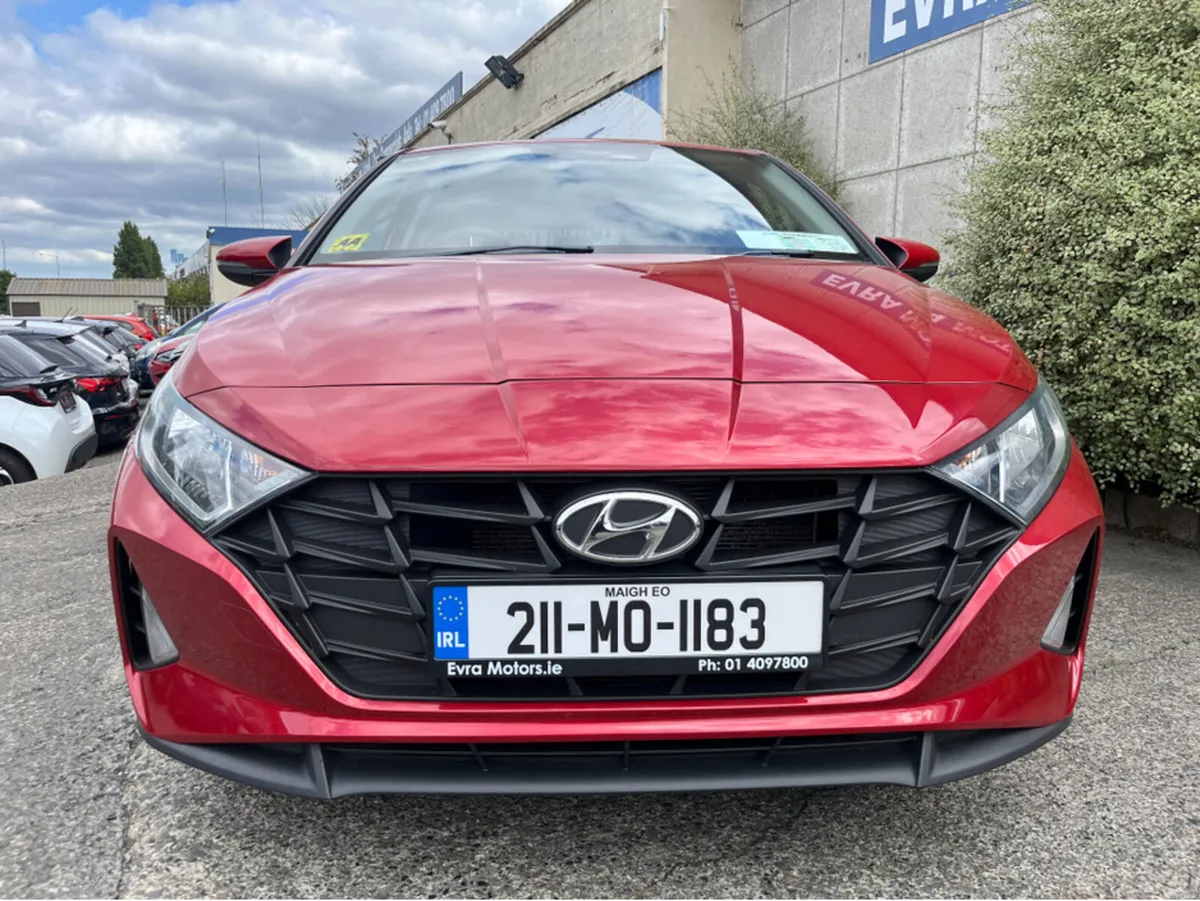 Hyundai i20 1.2 PETROL DELUXE PLUS 5DR **REVERSE C - Image 2