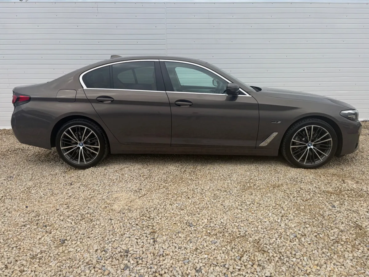 BMW 5-Series SE 4DR AUTO - Image 3