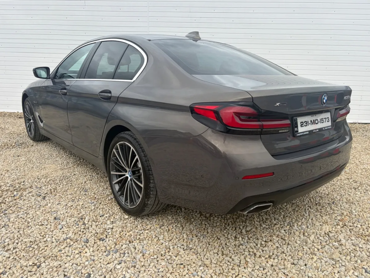 BMW 5-Series SE 4DR AUTO - Image 4