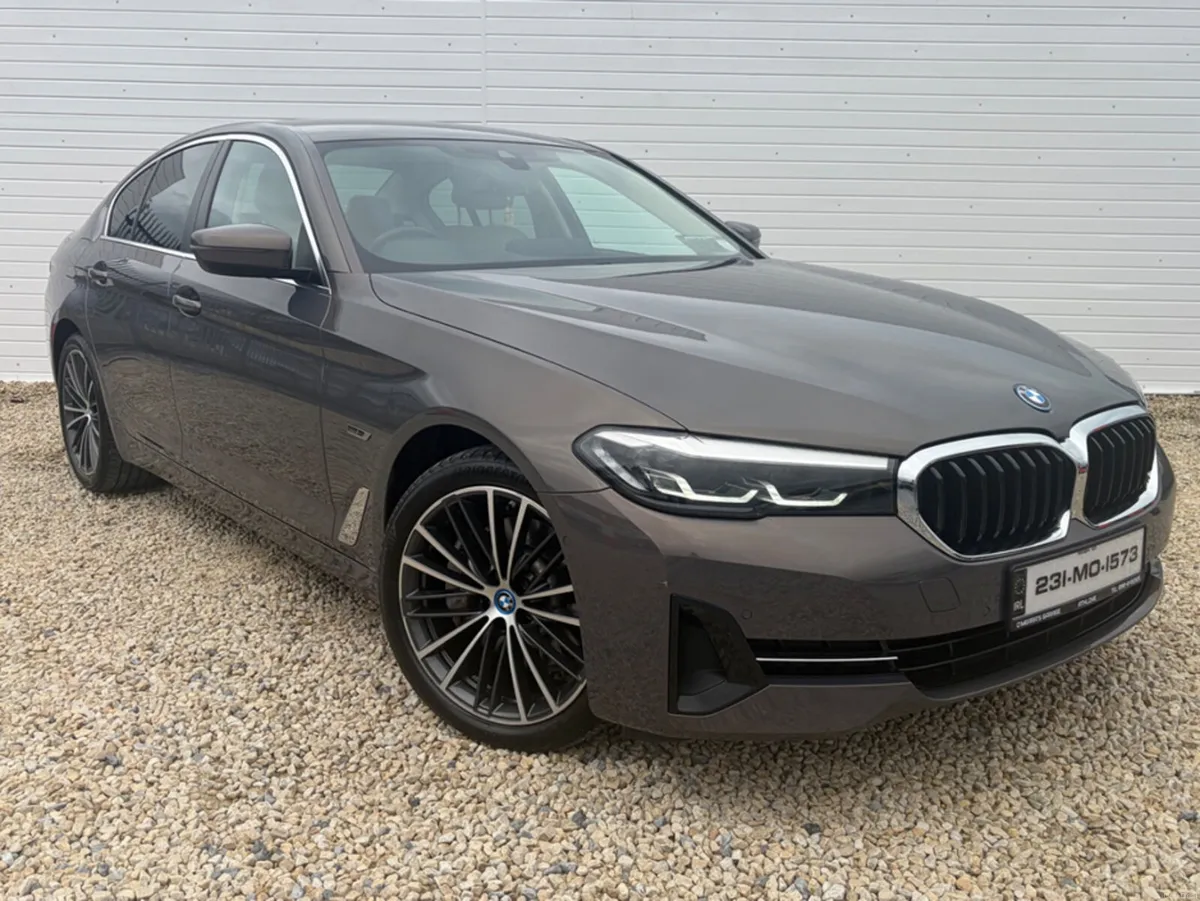 BMW 5-Series SE 4DR AUTO - Image 1