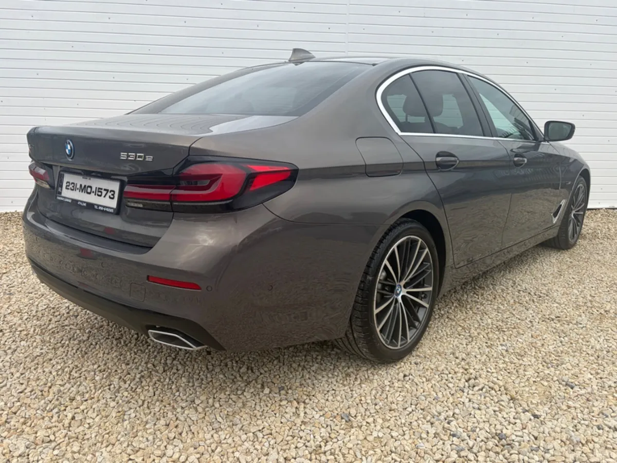 BMW 5-Series SE 4DR AUTO - Image 6