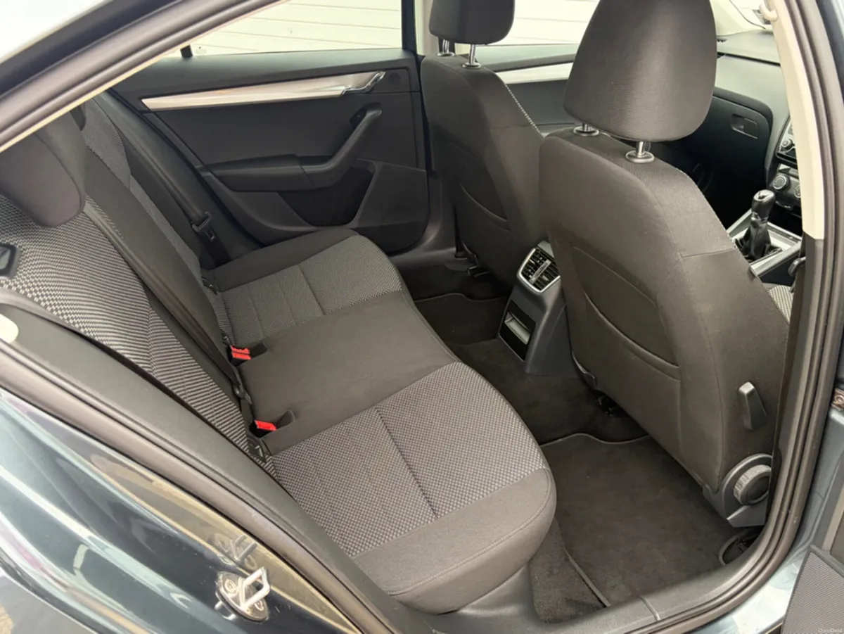 Skoda Octavia AMBITION 1.6 TDI 110HP 4DR - Image 6