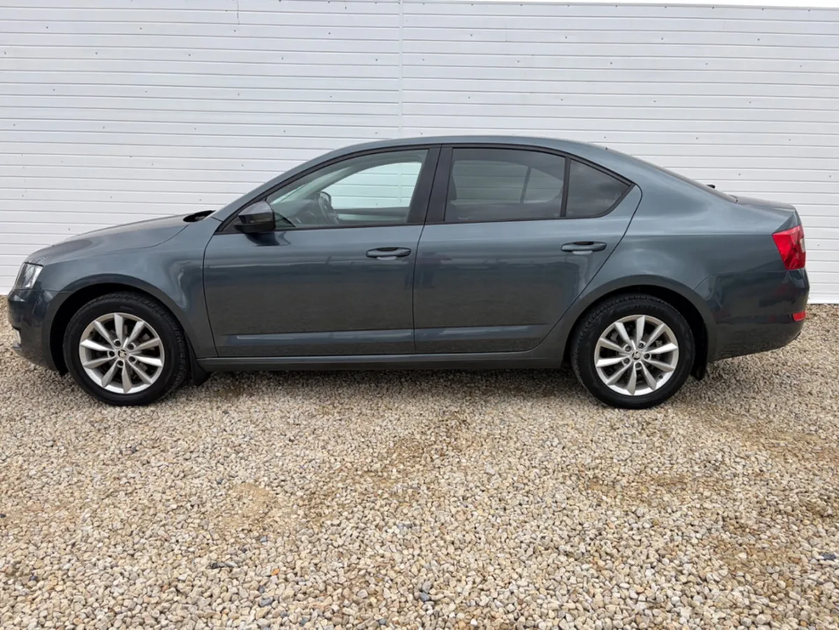 Skoda Octavia AMBITION 1.6 TDI 110HP 4DR - Image 4