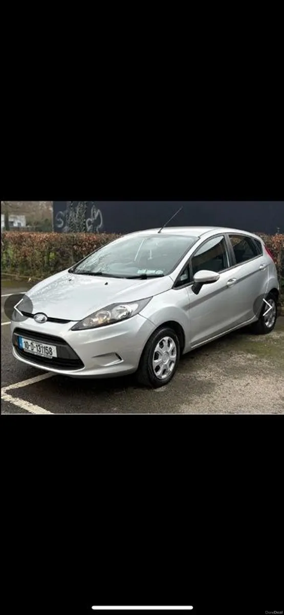 2010 Ford Fiesta - Image 2