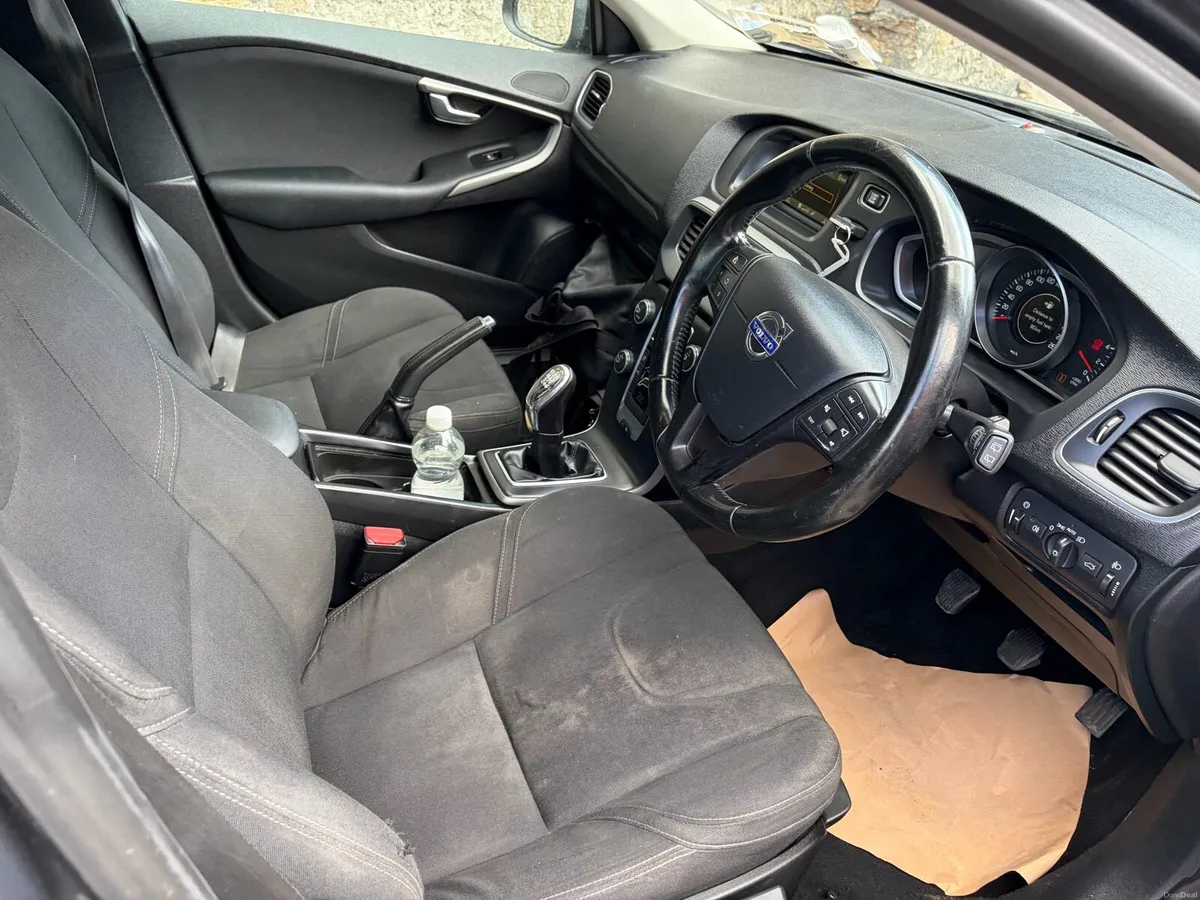 131 VOLVO V40 1.6D CROSS COUNTRY FRESH NCT:11/27 - Image 6
