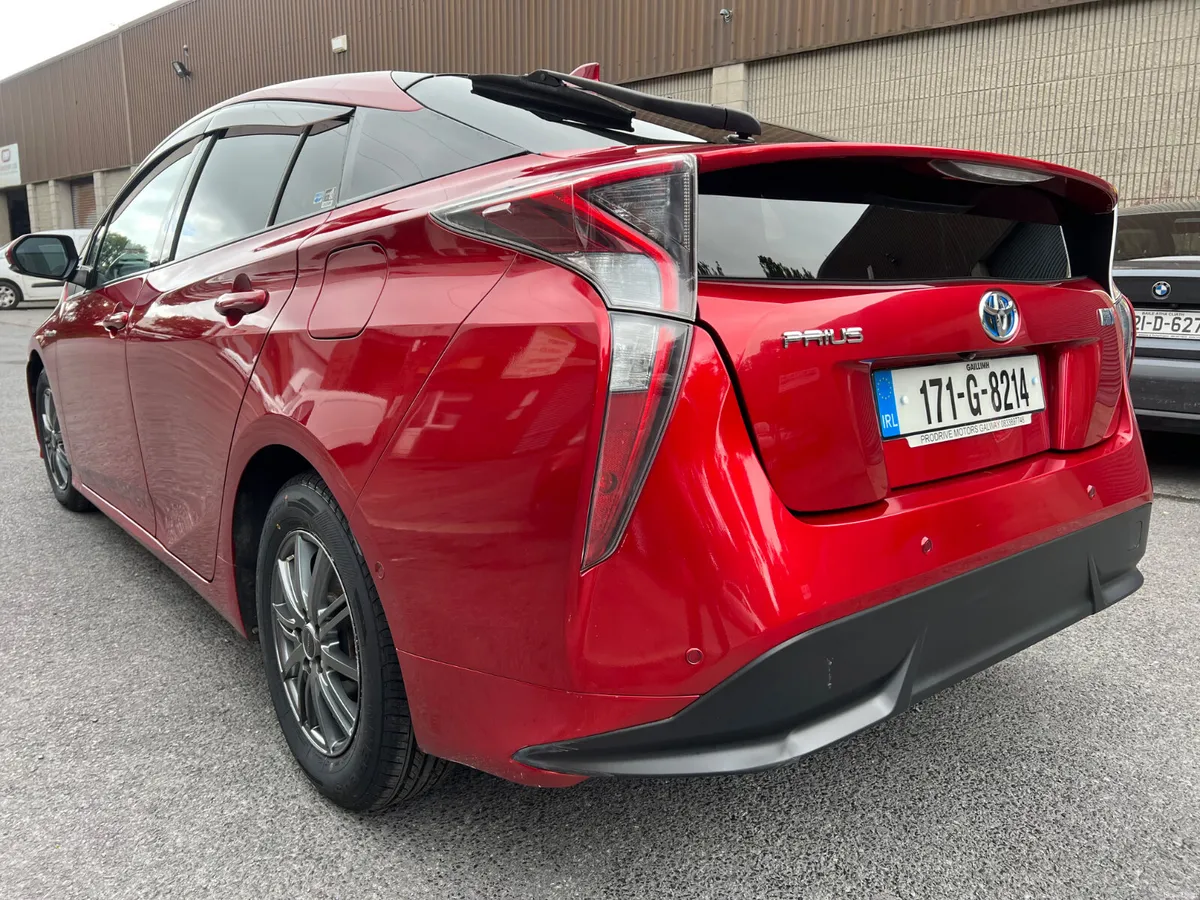 Toyota Prius 1.8L Hybrid 2017 - Image 5
