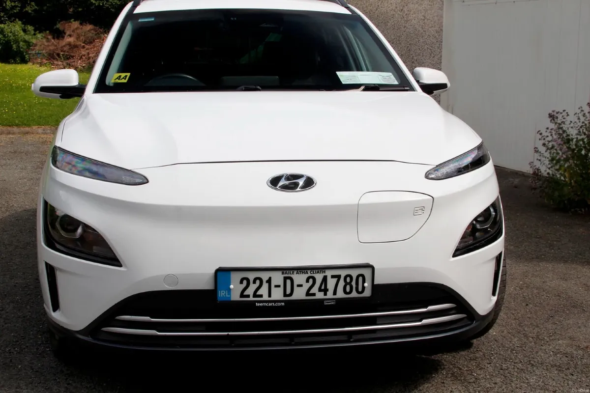 Hyundai Kona PREMIUM 64 KWH | long Range - Image 2