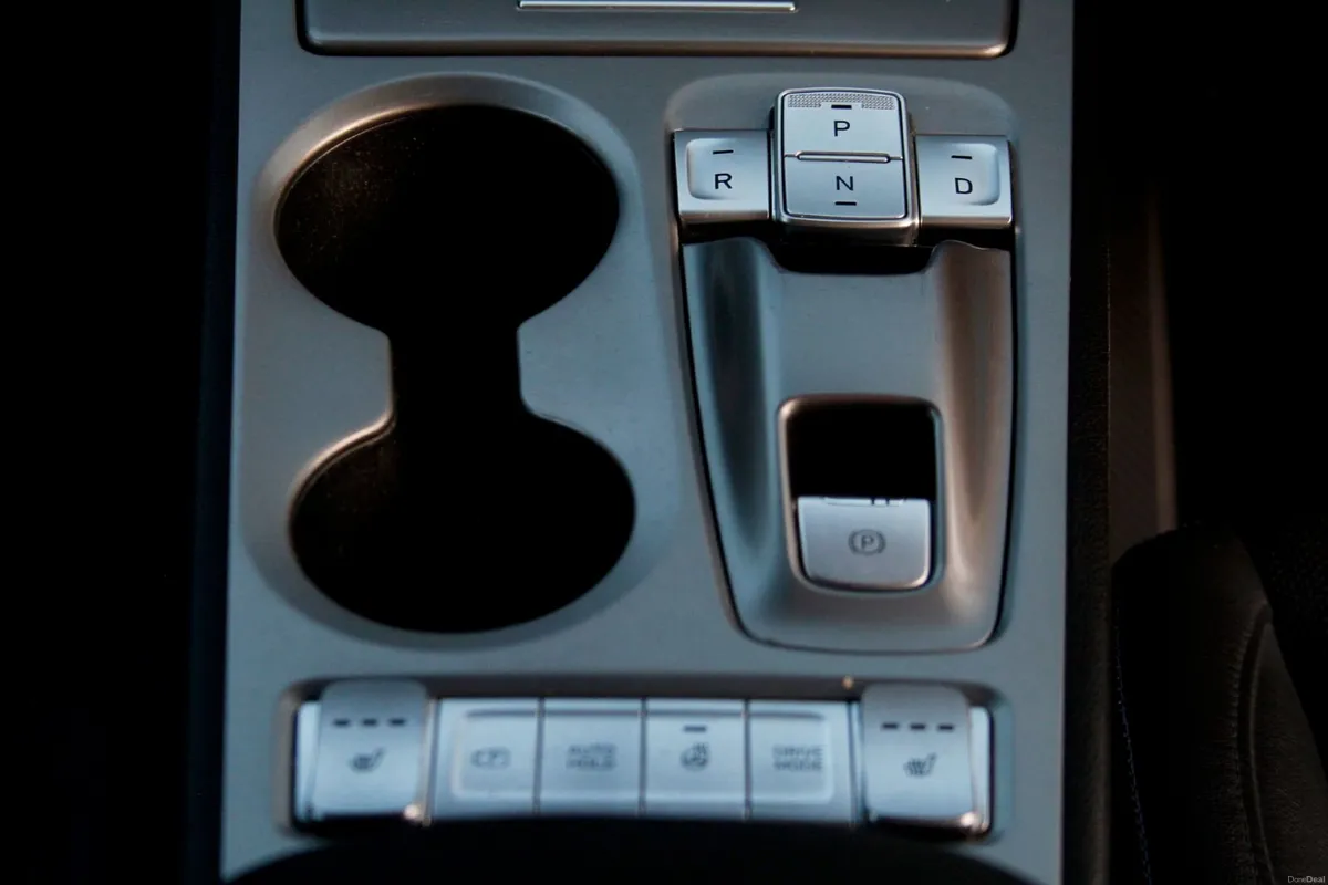 Hyundai Kona PREMIUM 64 KWH | long Range - Image 6