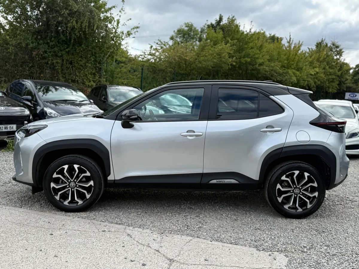 2024 Toyota Yaris Cross 1.5 HYBRID LUNA SPORT AUTO - Image 6