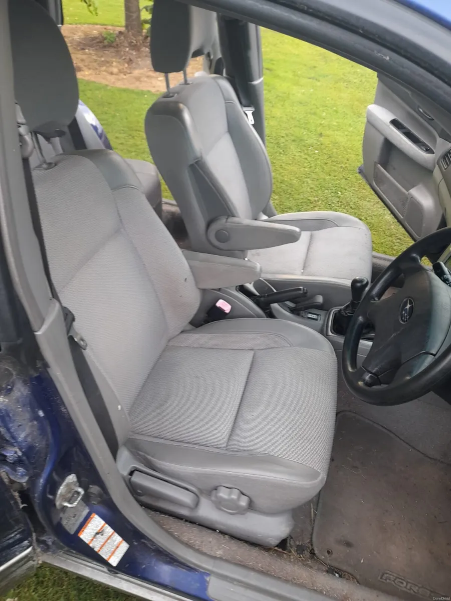 Subaru Forester 2004 Awd 2.0lt - Image 3
