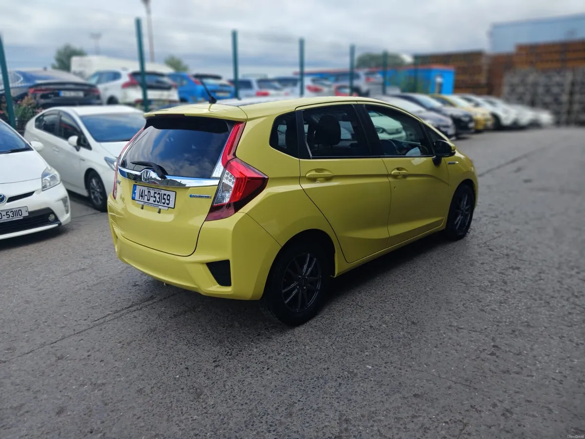 2014 Honda Fit Hybrid Automatic/Leahter Spec - Image 4