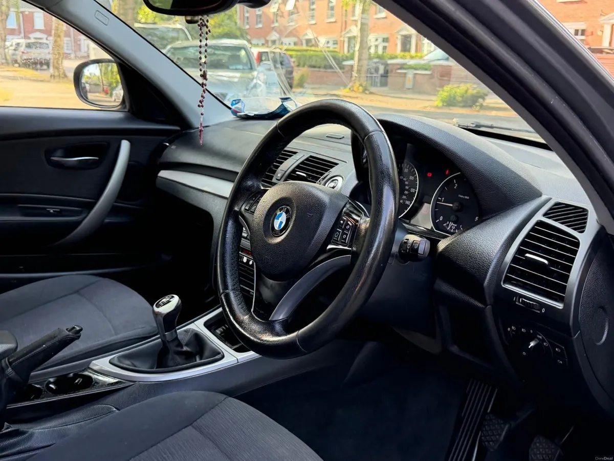 BMW 1-Series 2010 - Image 4