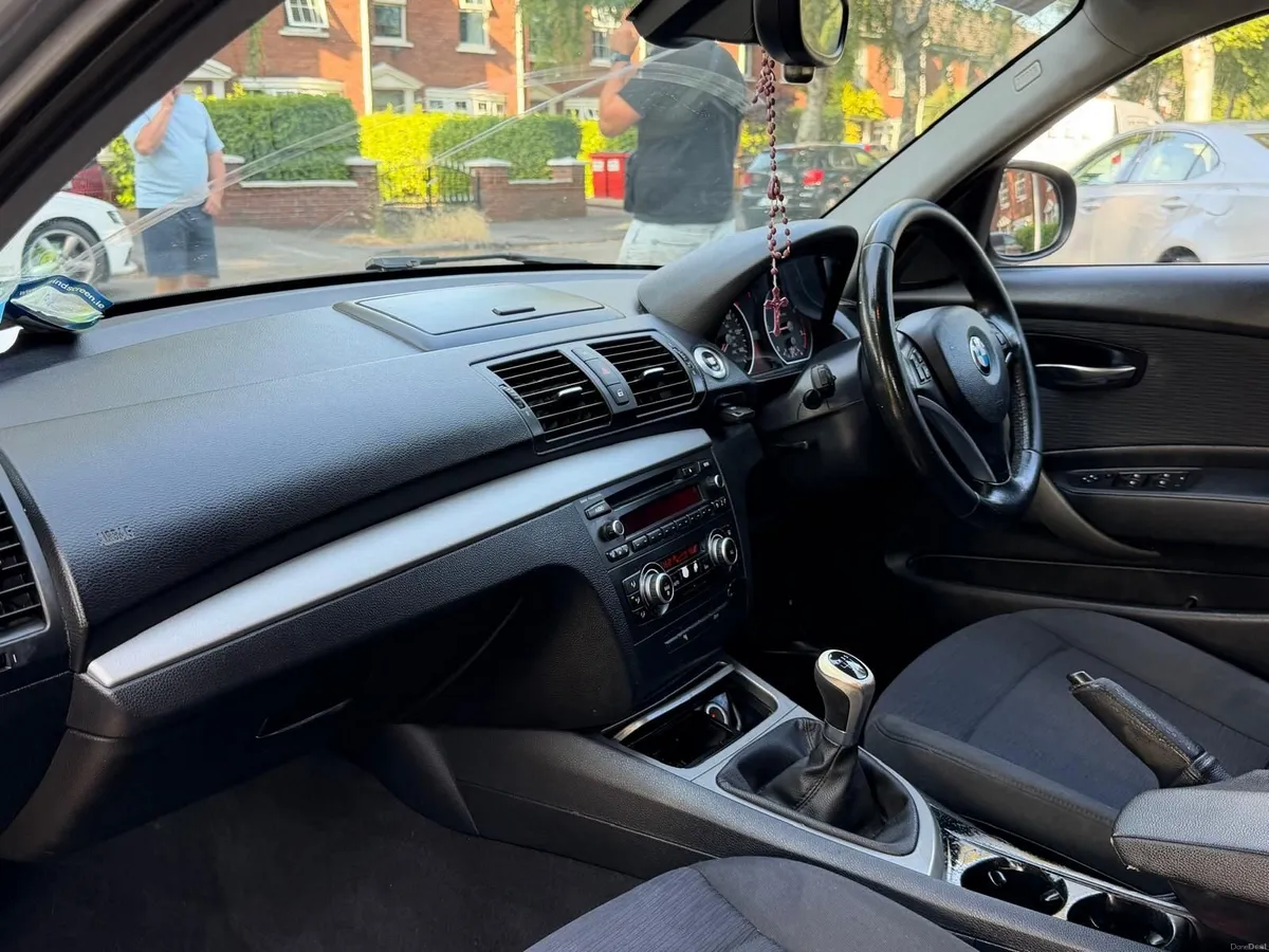 BMW 1-Series 2010 - Image 6