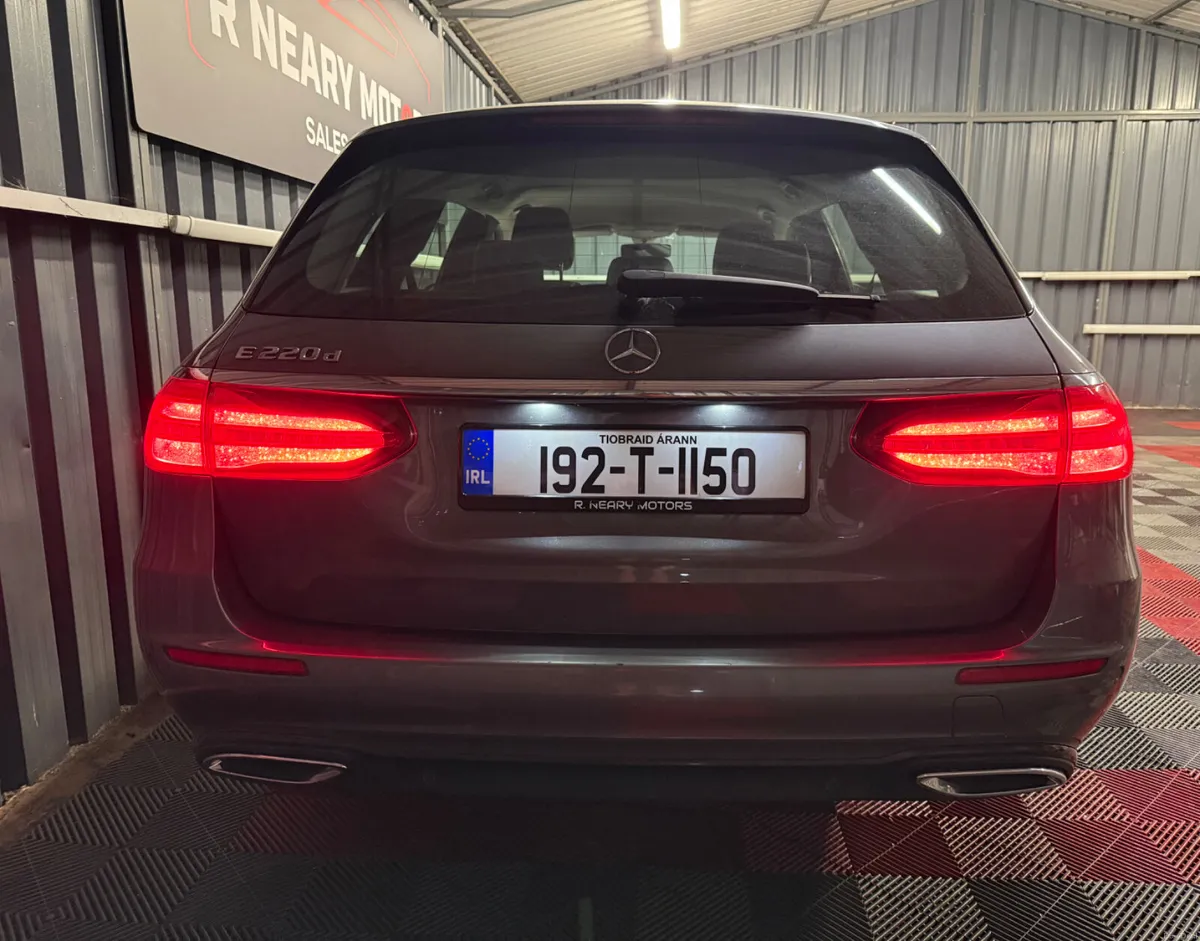 192 Mercedes-Benz E-Class E 220 D AVANTGARDE ESTAT - Image 2