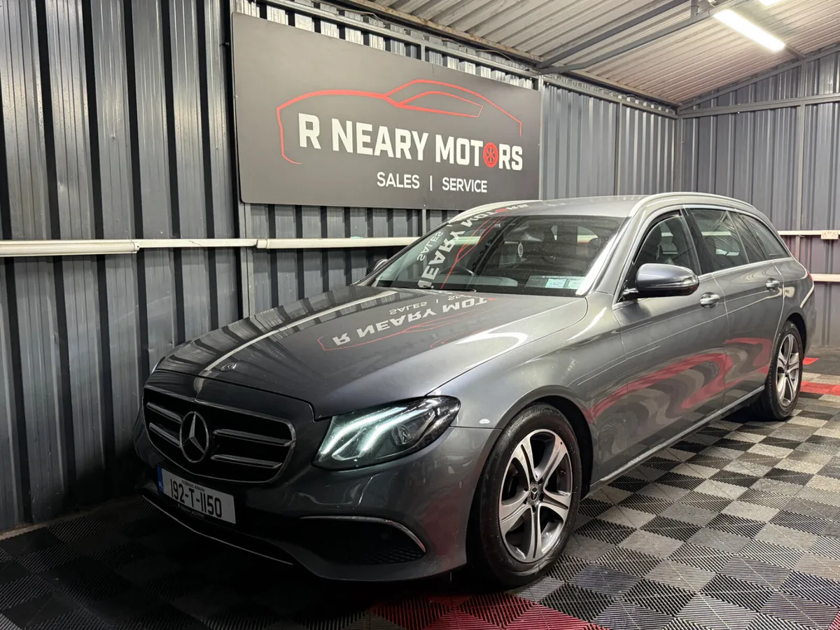 192 Mercedes-Benz E-Class E 220 D AVANTGARDE ESTAT - Image 4
