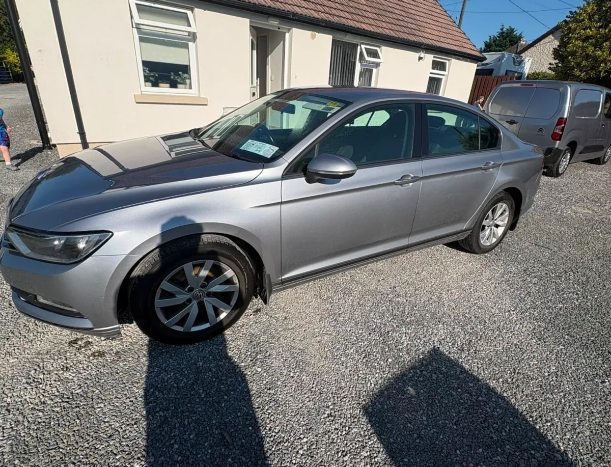 Volkswagen Passat - Image 3