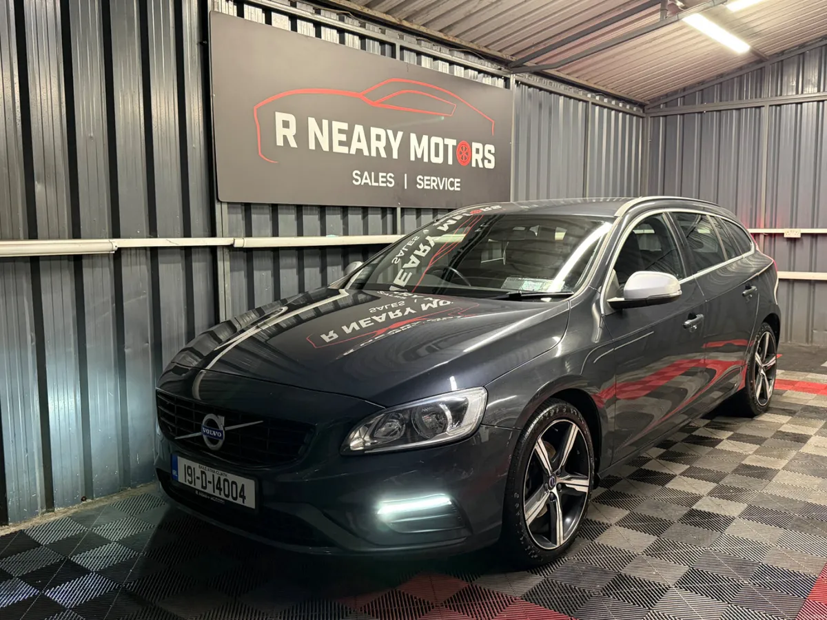 2019 Volvo V60 D2 (120hp) R-Design  Manual - Image 4