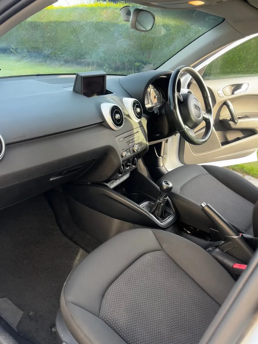 Audi A1 2015 - Image 6