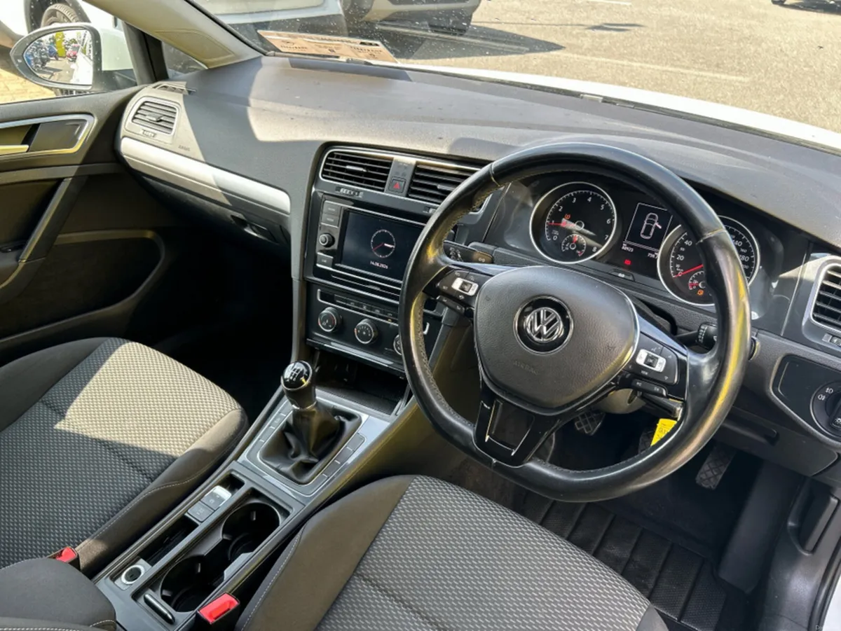 Volkswagen Golf TRENDLINE 1.0 TSI MANUAL 6SPEED FW - Image 6