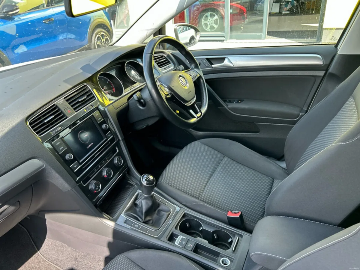 Volkswagen Golf TRENDLINE 1.0 TSI MANUAL 6SPEED FW - Image 2