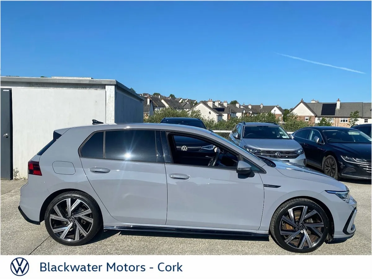 Volkswagen Golf 2.0TDI 130BHP 5DR R-LINE - Image 4