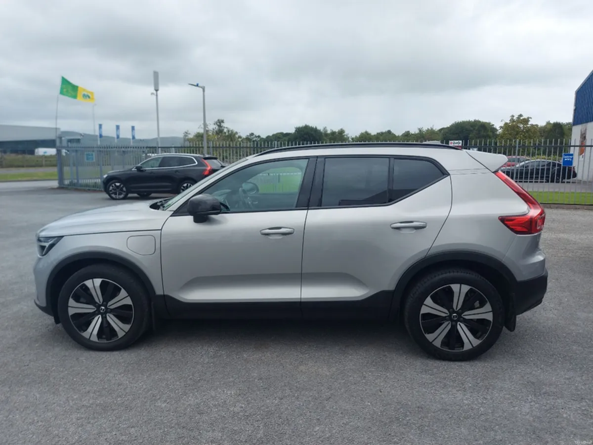 Volvo XC40 PHEV T4 PLUS DARK 5DR AUTO - Image 6
