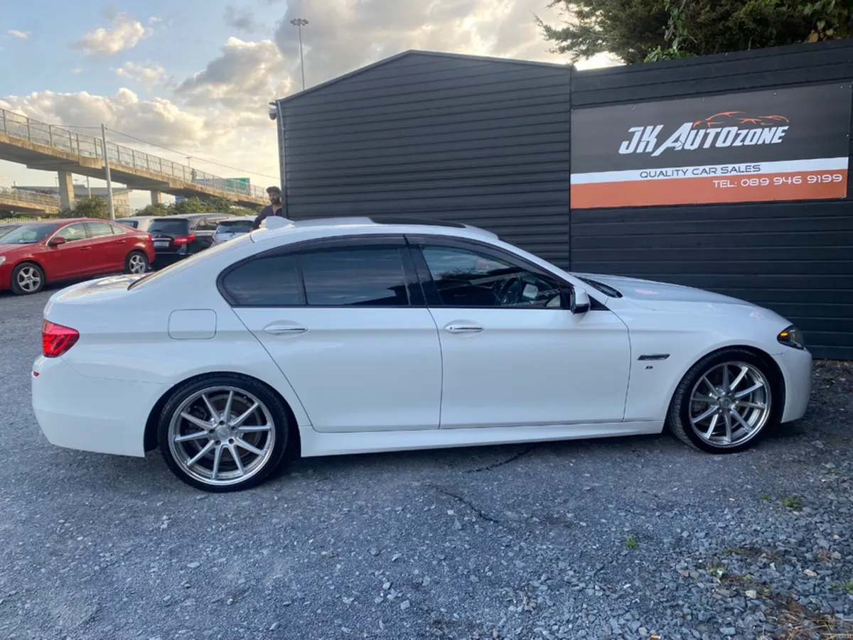 BMW 5-Series 523 SPORT AUTO SUNROOF - Image 6