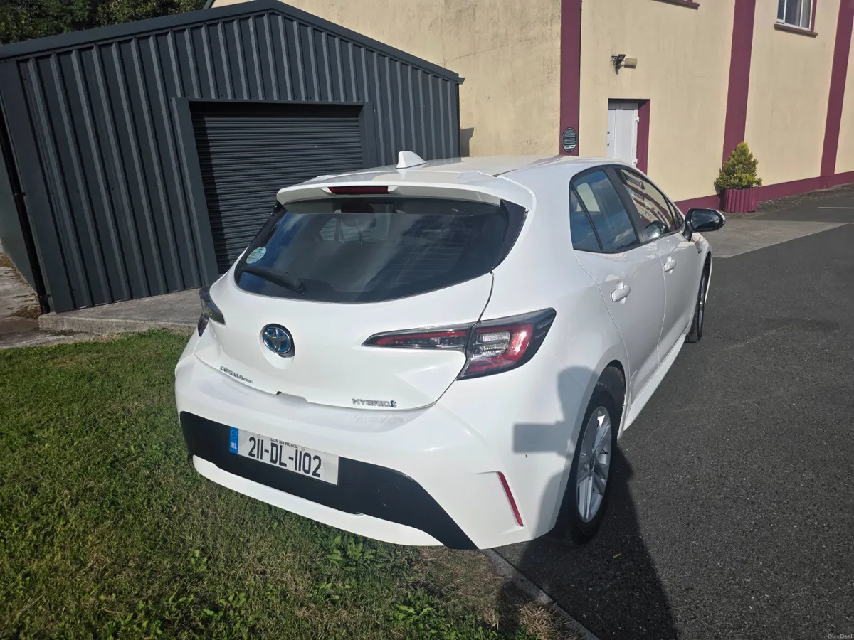 2021 Toyota Corolla Hybird Luna - Image 4