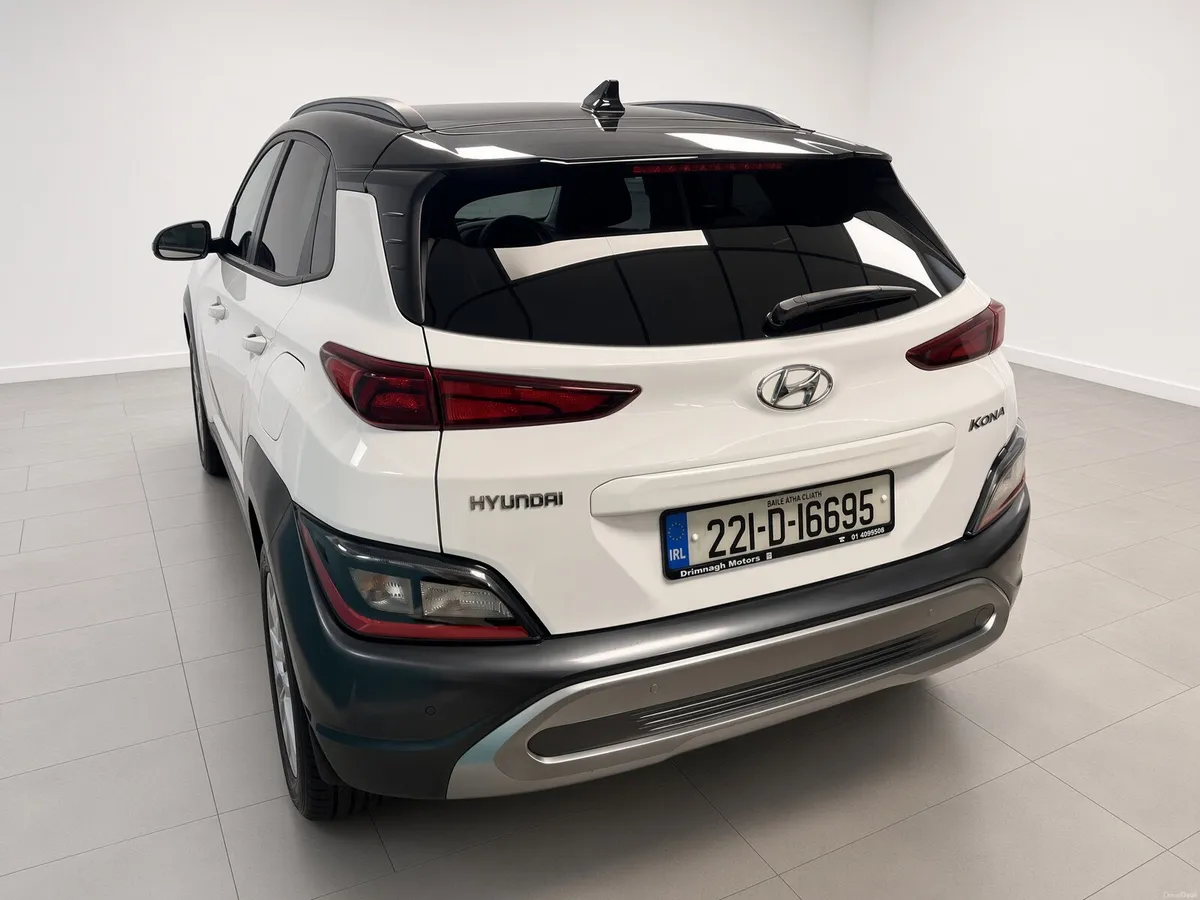 Hyundai KONA 2022 executive - Image 3