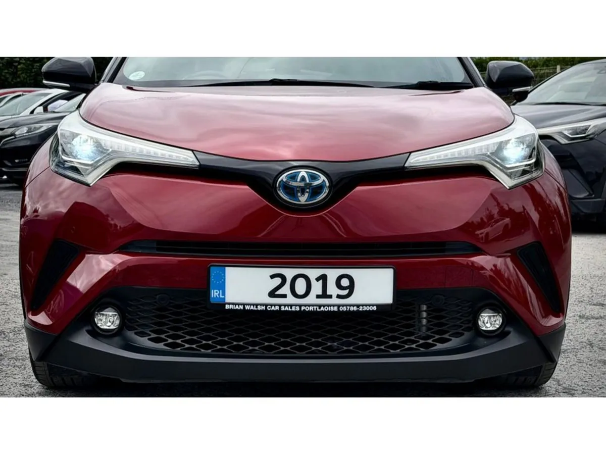 Toyota C-HR G Package Leather seats - Image 2