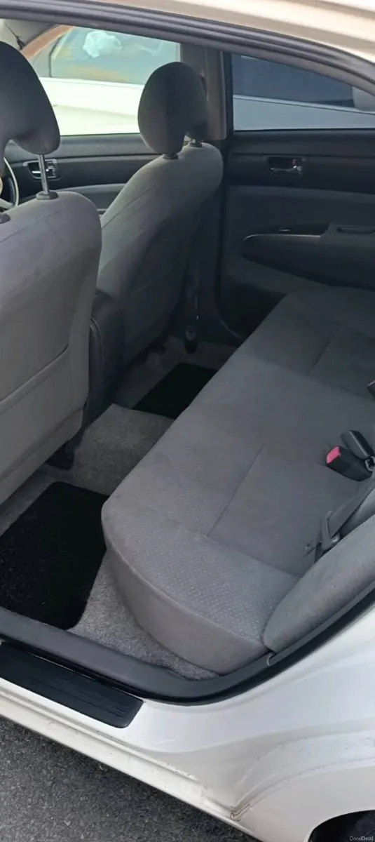 Toyota Prius - Image 6