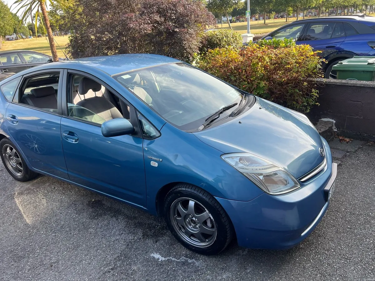 Toyota Prius 1.5 hybrid - Image 2