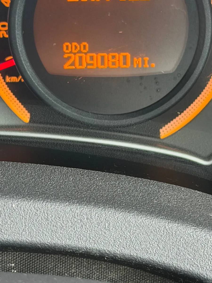 Toyota Auris 2010 - Image 6