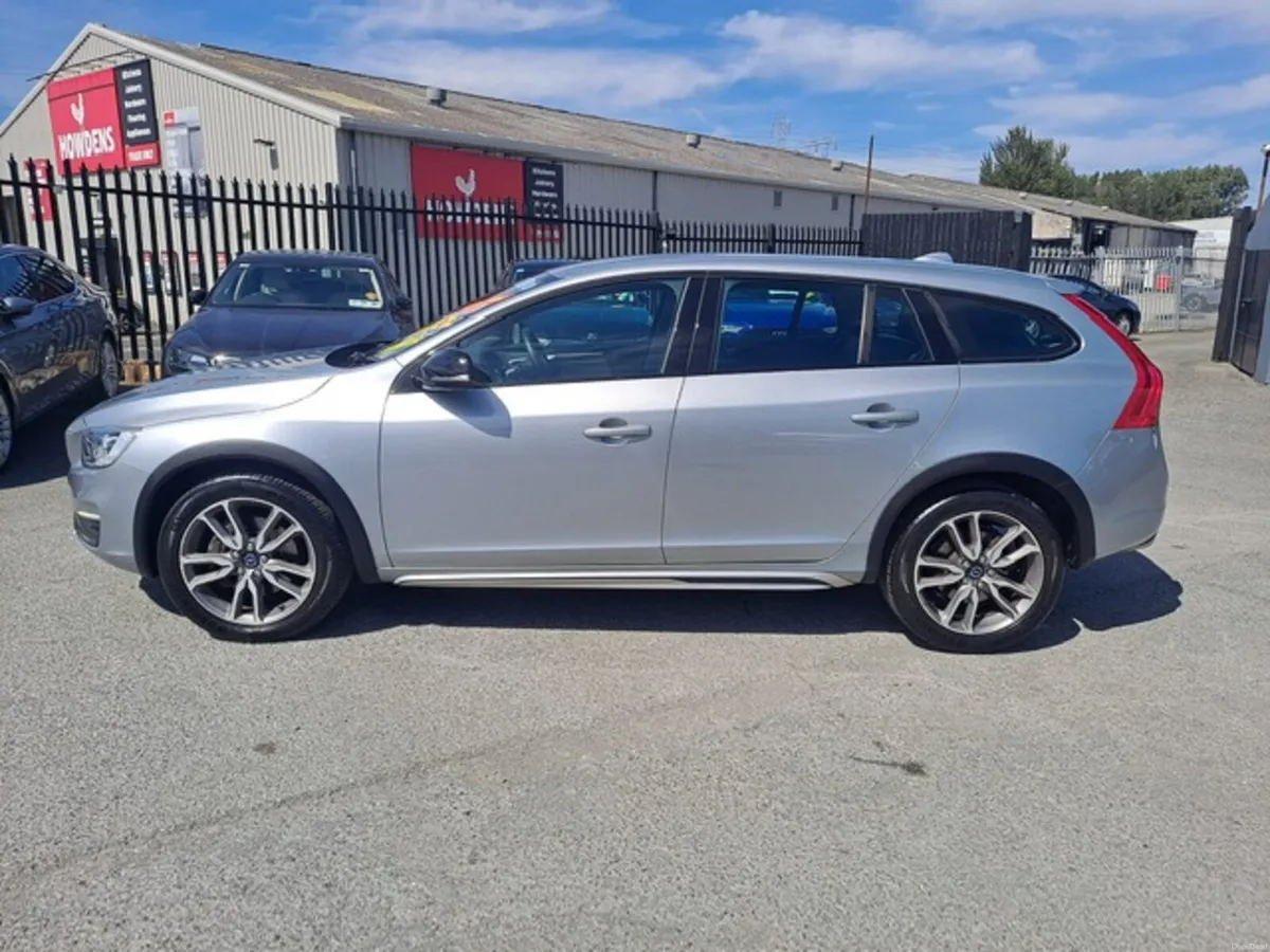 V60CROSS COUNTRY D4 2.4L 188Bhp AWD SE LUX GT AUTO - Image 5