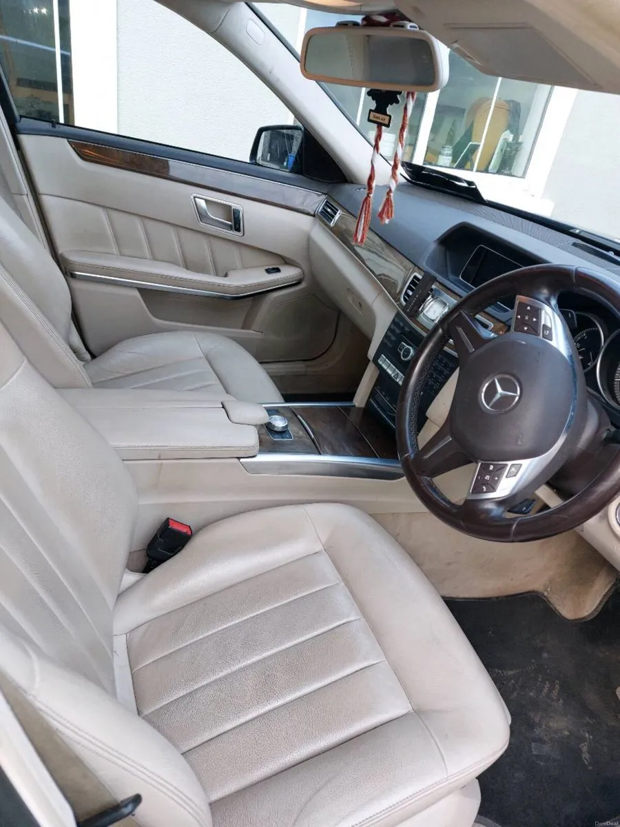 Mercedes Benz E class - Image 4