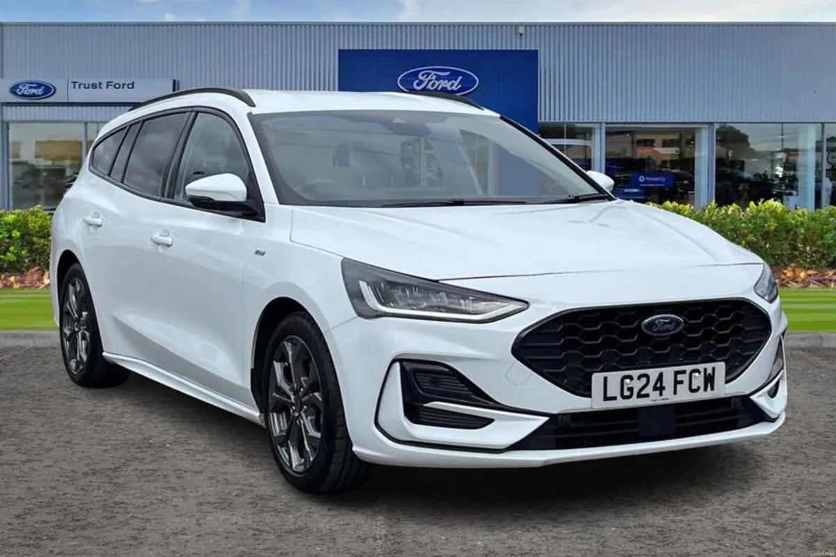 Ford Focus 1.0 EcoBoost Hybrid mHEV 155 ST-Line 5d - Image 1