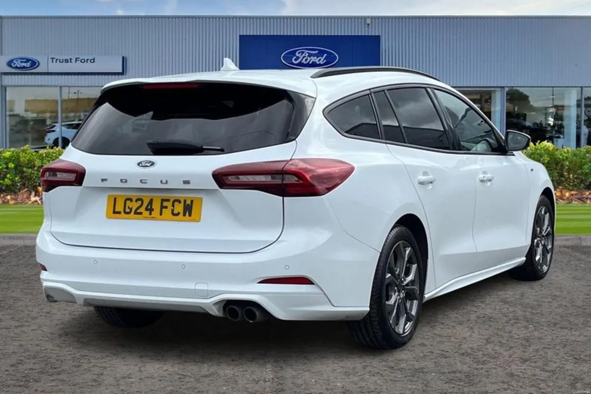 Ford Focus 1.0 EcoBoost Hybrid mHEV 155 ST-Line 5d - Image 4