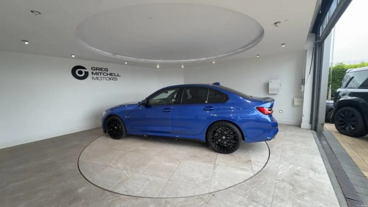 BMW 3-Series 330e M Sport 4dr Step Auto [Tech/Pro - Image 2