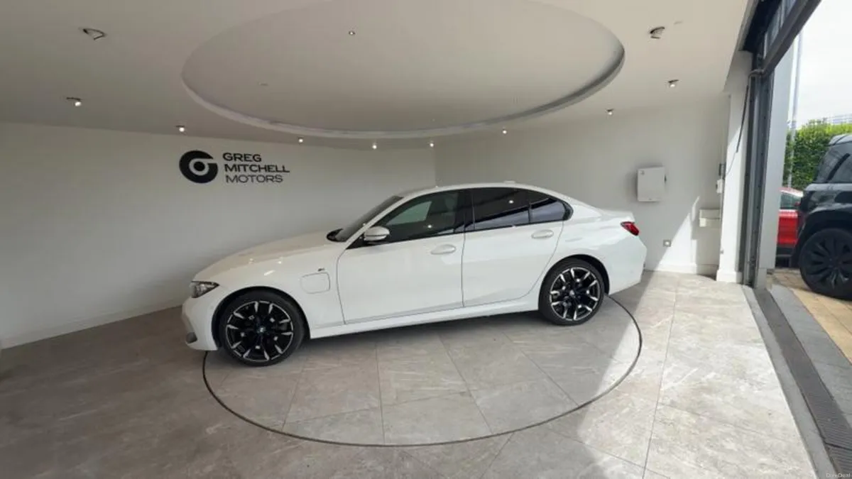 BMW 3-Series 330e 22.3 kWh M Sport 4dr Step Auto - Image 4