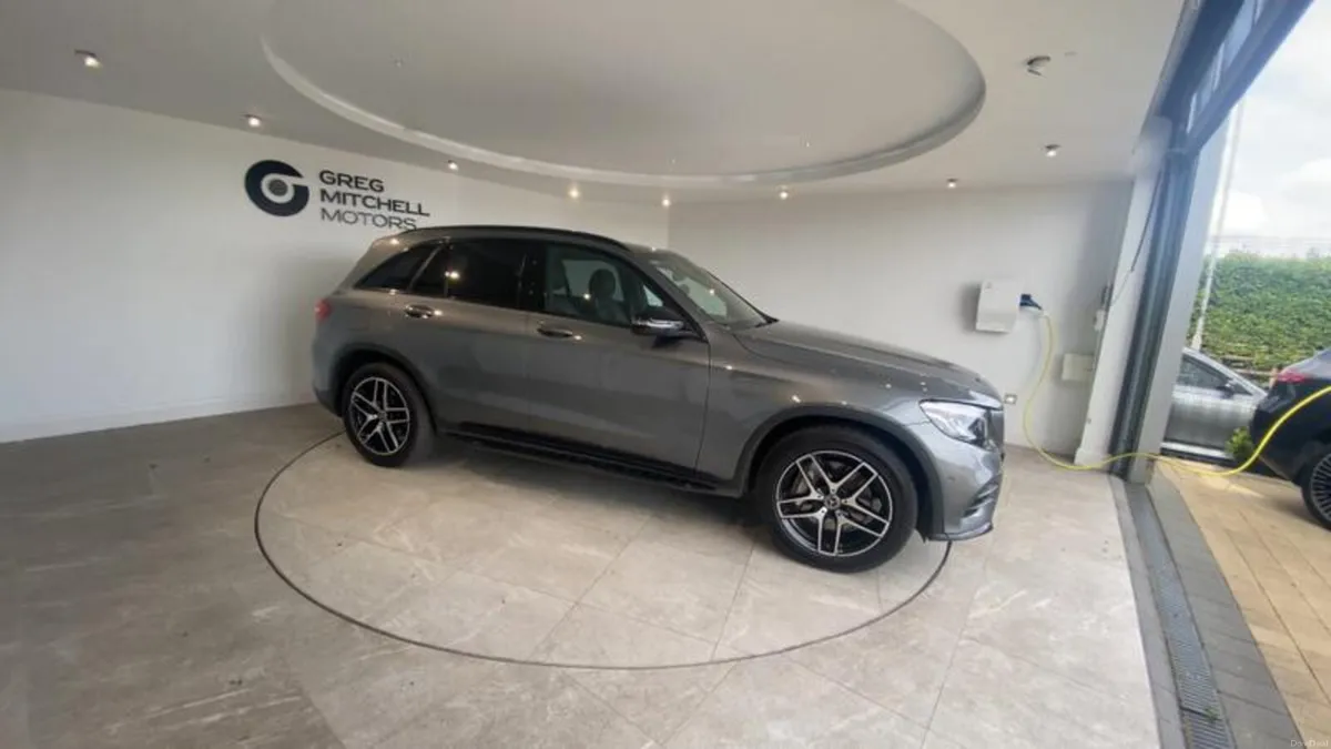 Mercedes-Benz GLC GLC 220d 4Matic AMG Night Editio - Image 6