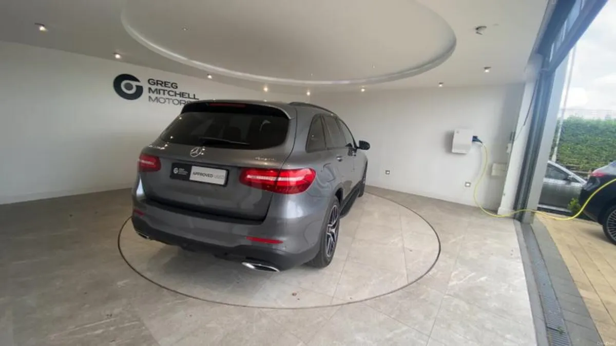 Mercedes-Benz GLC GLC 220d 4Matic AMG Night Editio - Image 4