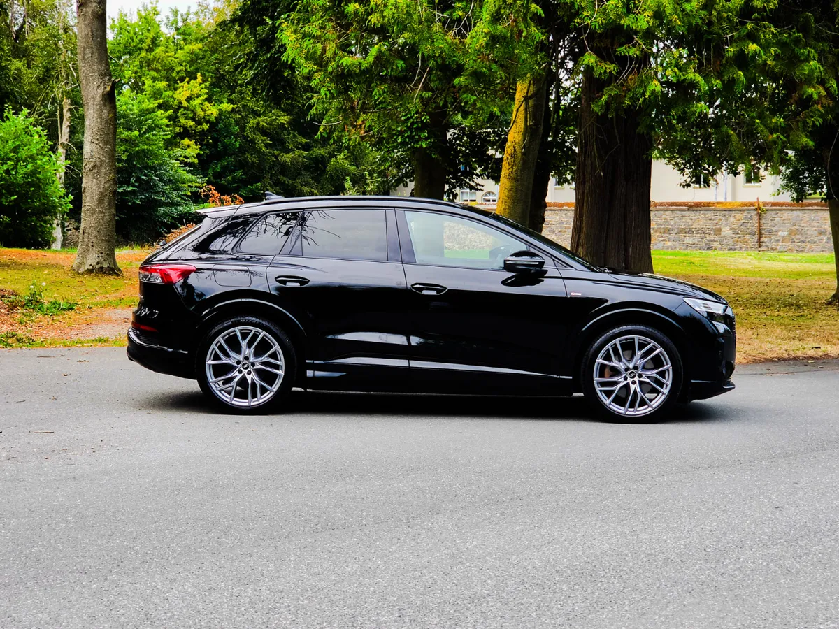 Audi Q4 e-tron 2022 S line Quatro MASSIVE SPEC - Image 5