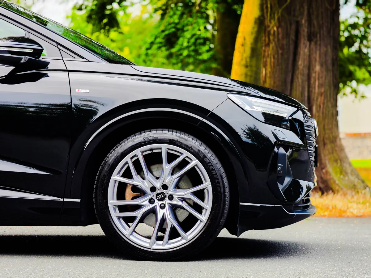 Audi Q4 e-tron 2022 S line Quatro MASSIVE SPEC - Image 6